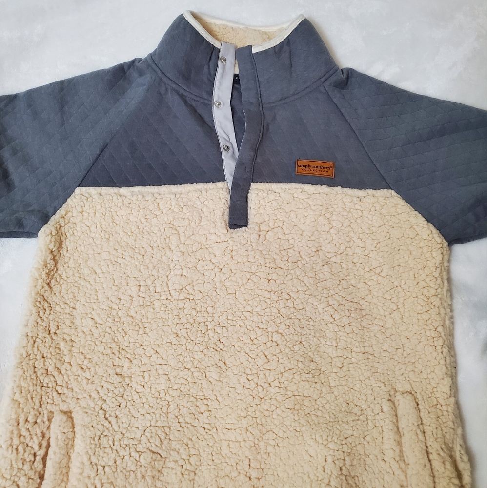 Simply Southern pull over